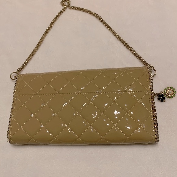 Elegant Gold Quilted Clutch - Picture 2 of 9